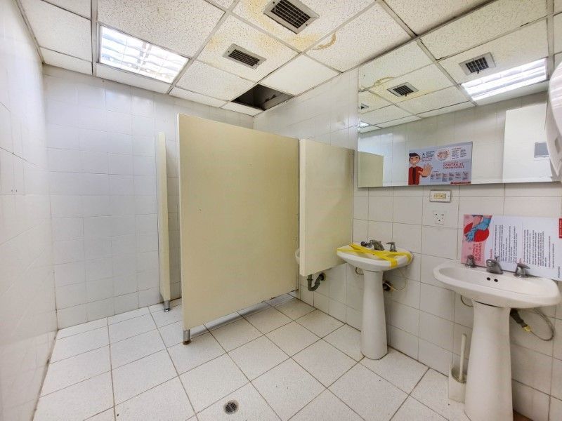 Local en arriendo ubicado en Medellín, sector Centro - 35