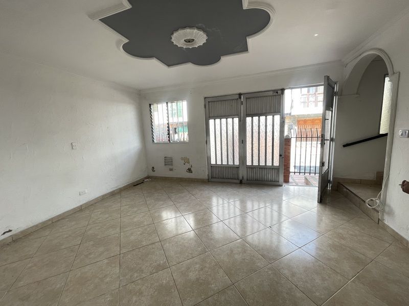 Casa en arriendo ubicada en Medellín, sector Santa Fe - 2