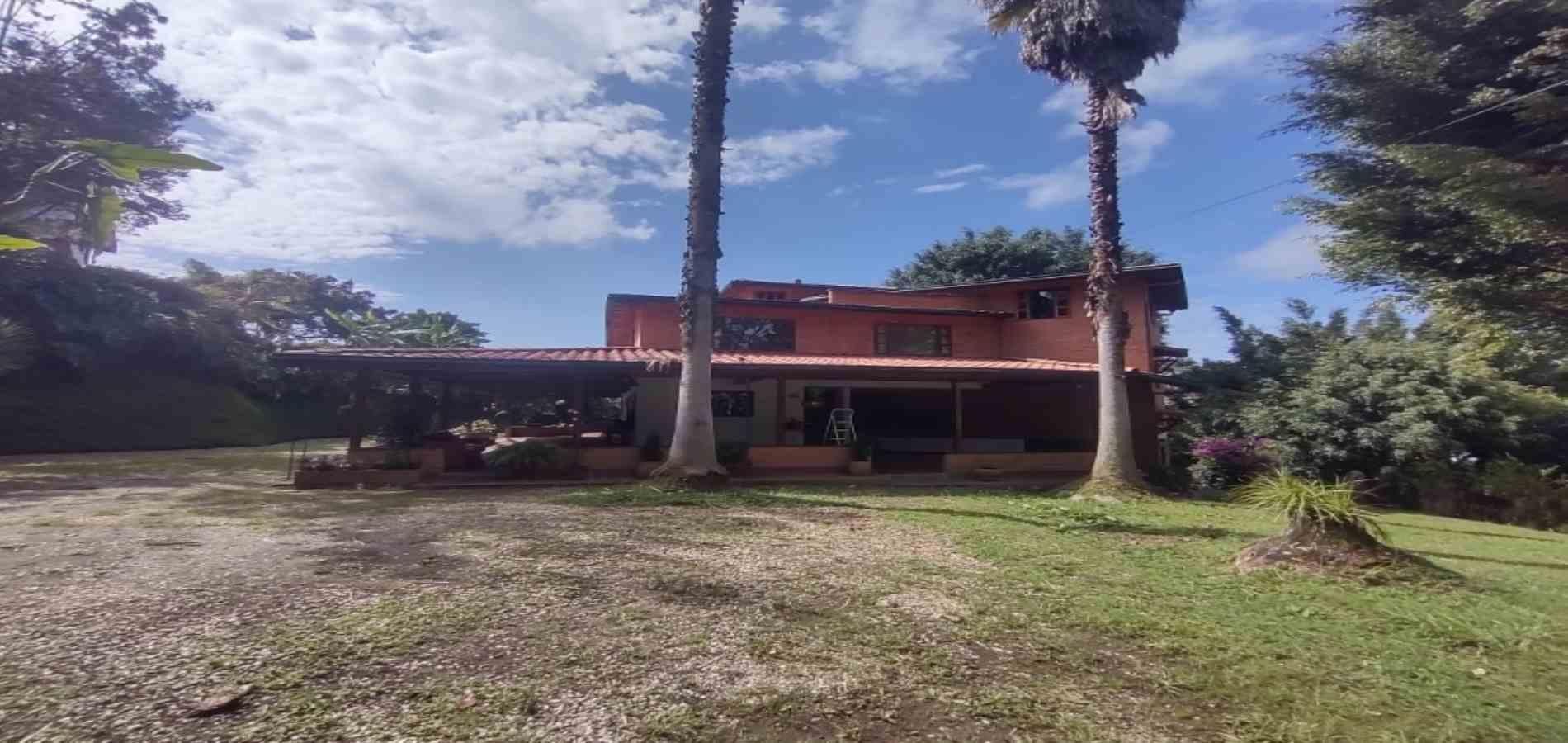 Finca en arriendo ubicada en Rionegro, sector Los Colegios - 2