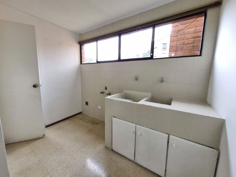Oficina en arriendo ubicada en Medellín, sector Aguacatala - 9