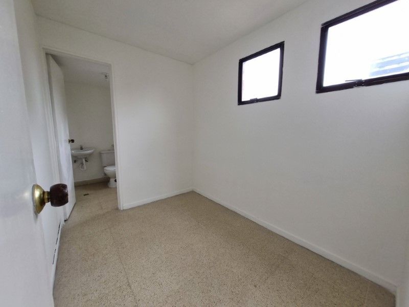 Oficina en arriendo ubicada en Medellín, sector Aguacatala - 11