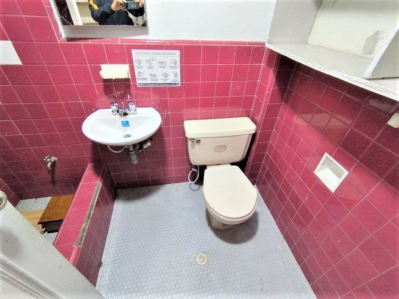 Local en arriendo ubicado en Medellín, sector Palace - 16