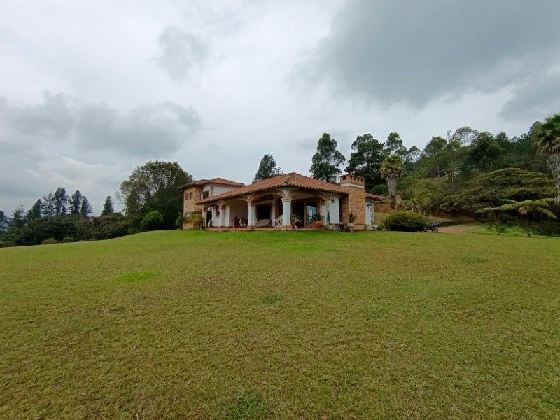 Finca en arriendo ubicada en Rionegro, sector Rotonda Sajonia - 38