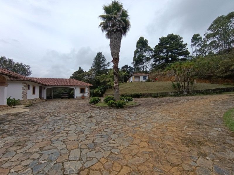 Finca en arriendo ubicada en Rionegro, sector Rotonda Sajonia - 40