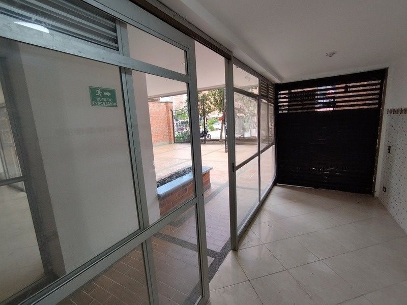 Local en arriendo ubicado en Medellín, sector Centro de la Ciudad - 2