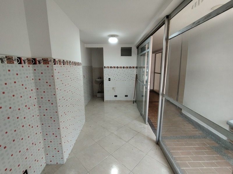 Local en arriendo ubicado en Medellín, sector Centro de la Ciudad - 3