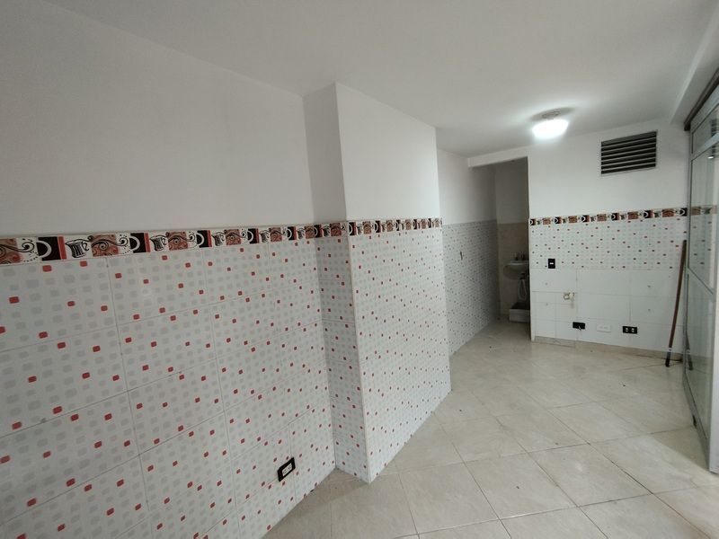 Local en arriendo ubicado en Medellín, sector Centro de la Ciudad - 4