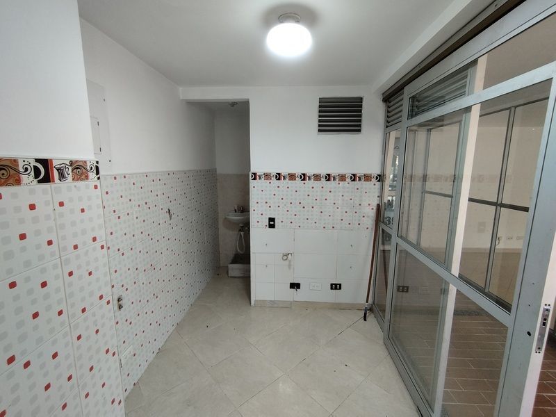 Local en arriendo ubicado en Medellín, sector Centro de la Ciudad - 5