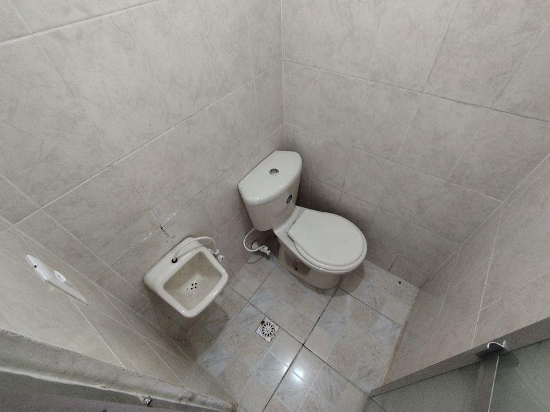 Local en arriendo ubicado en Medellín, sector Centro de la Ciudad - 6