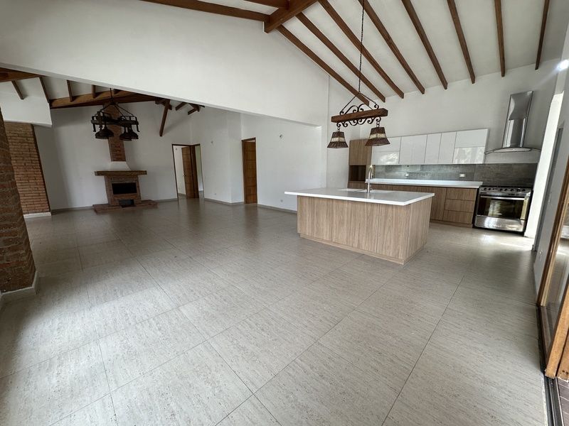 Casa en arriendo ubicada en Envigado, sector Las Antillas - 2