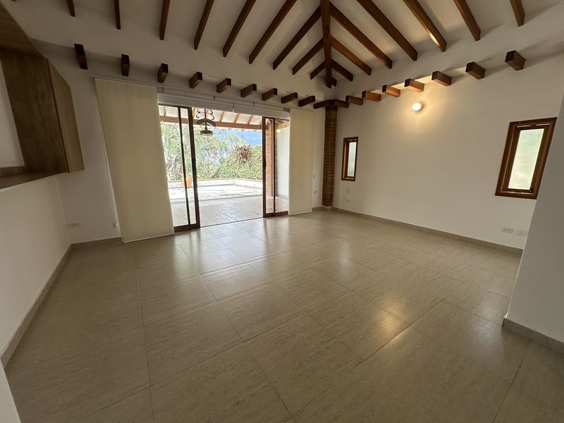 Casa en arriendo ubicada en Envigado, sector Las Antillas - 4