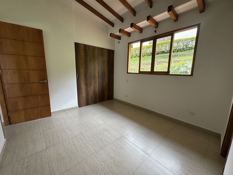 Casa en arriendo ubicada en Envigado, sector Las Antillas - 10