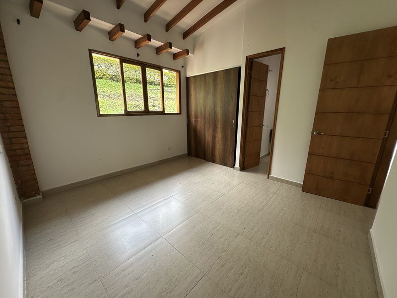 Casa en arriendo ubicada en Envigado, sector Las Antillas - 11