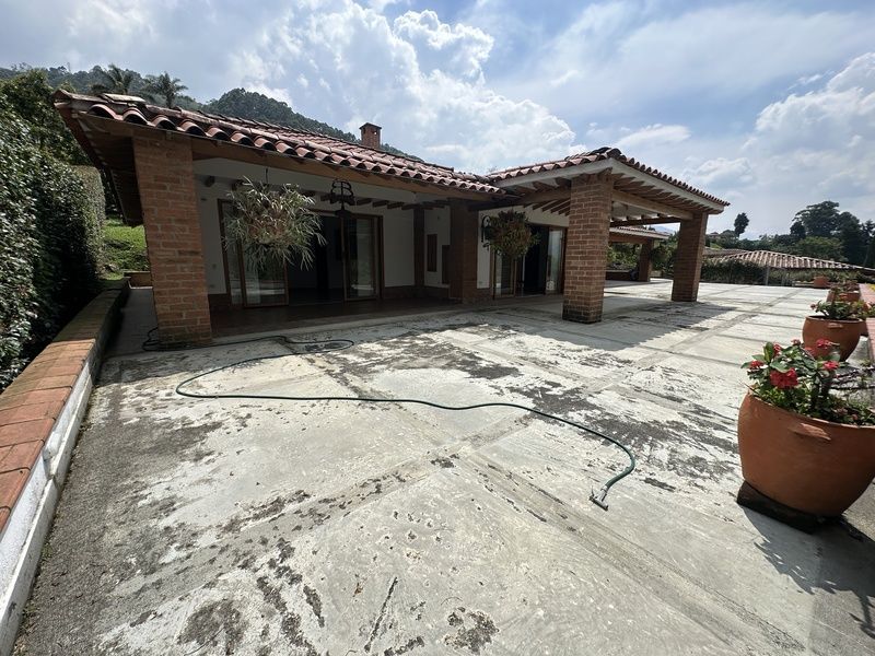 Casa en arriendo ubicada en Envigado, sector Las Antillas - 23