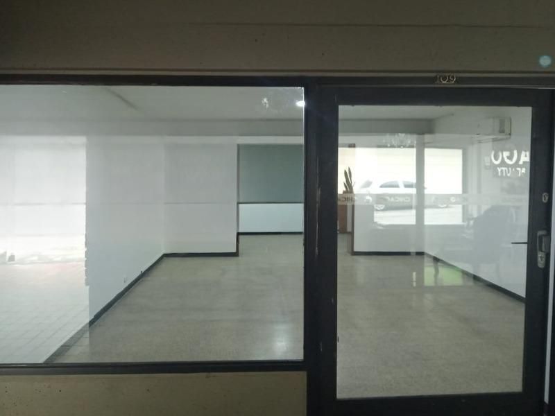Oficina en arriendo ubicada en Medellín, sector Lleras - 2
