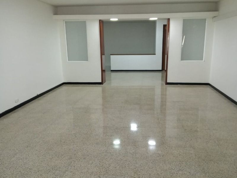 Oficina en arriendo ubicada en Medellín, sector Lleras - 7