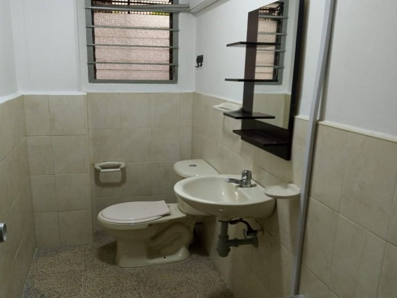 Oficina en arriendo ubicada en Medellín, sector Lleras - 9