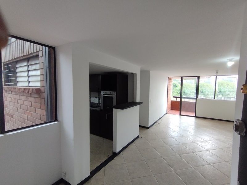 Apartamento en arriendo ubicado en Medellín, sector Los Balsos - 2