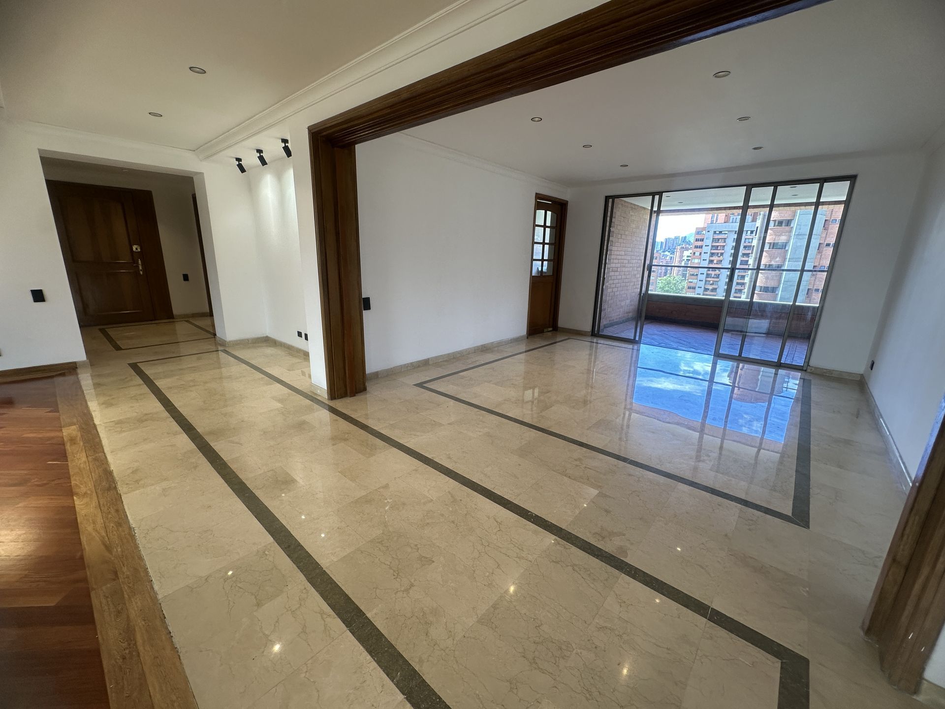 APARTAMENTO EN ARRIENDO UBICADO EN EL POBLADO SECTOR LOS BALSOS - 2