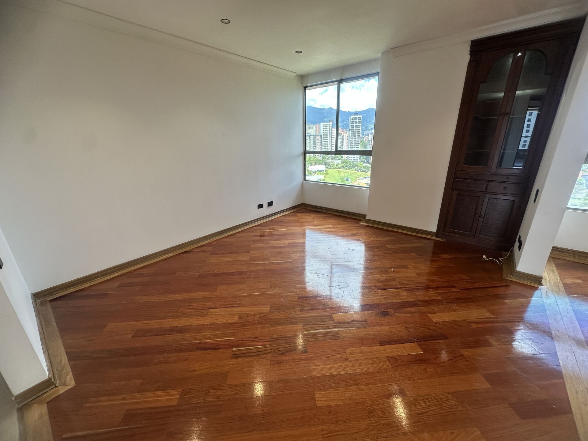 APARTAMENTO EN ARRIENDO UBICADO EN EL POBLADO SECTOR LOS BALSOS - 4