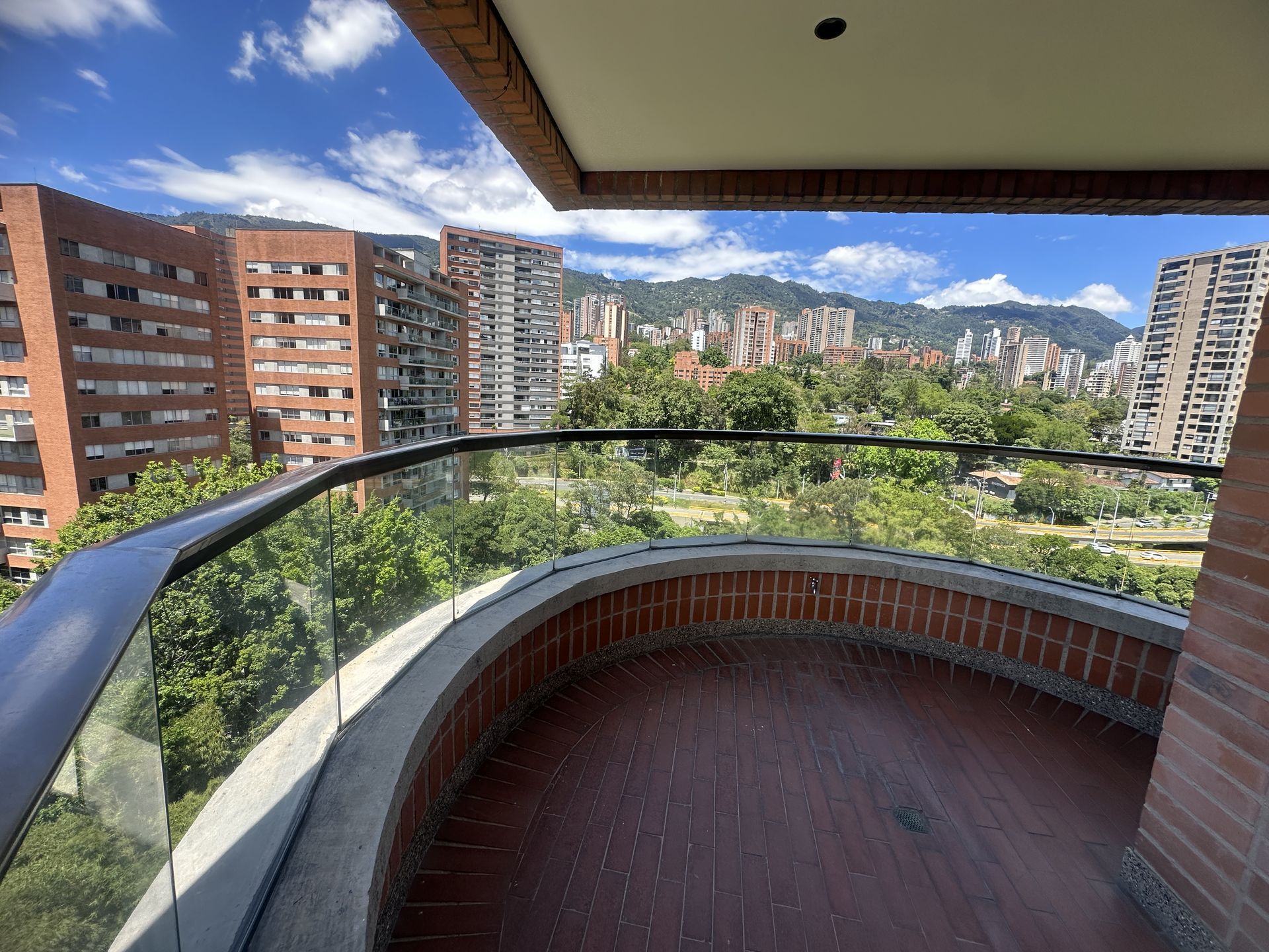APARTAMENTO EN ARRIENDO UBICADO EN EL POBLADO SECTOR LOS BALSOS - 19