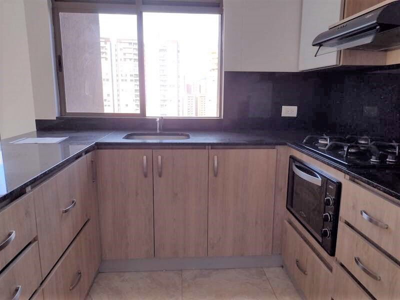 APARTAMENTO EN ARRIENDO UBICADO EN MEDELLIN SECTOR LOMA DE LOS BERNAL - 3
