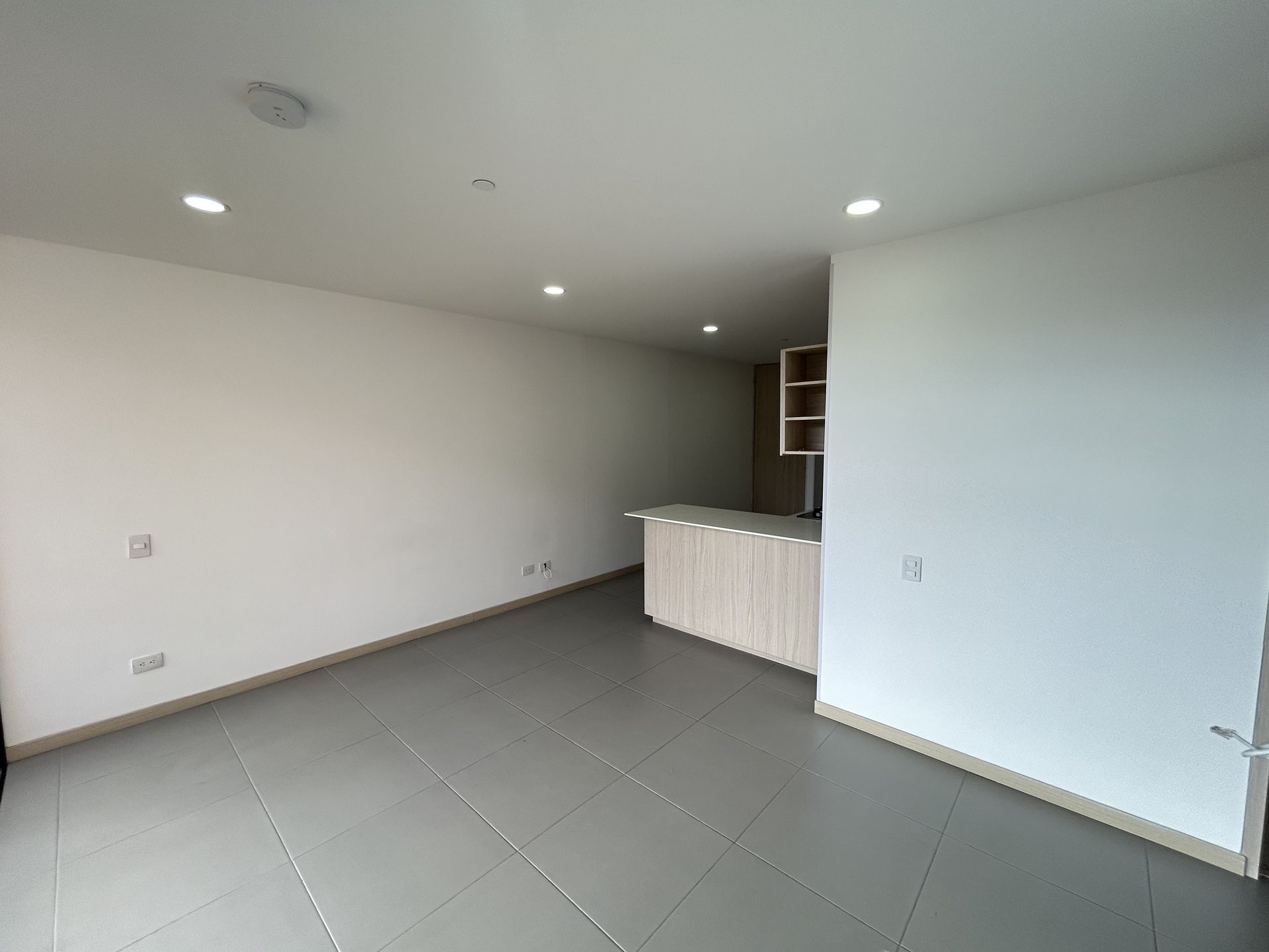 APARTAMENTO EN ARRIENDO UBICADO EN ENVIGADO SECTOR LOMA DE LAS BRUJAS - 2