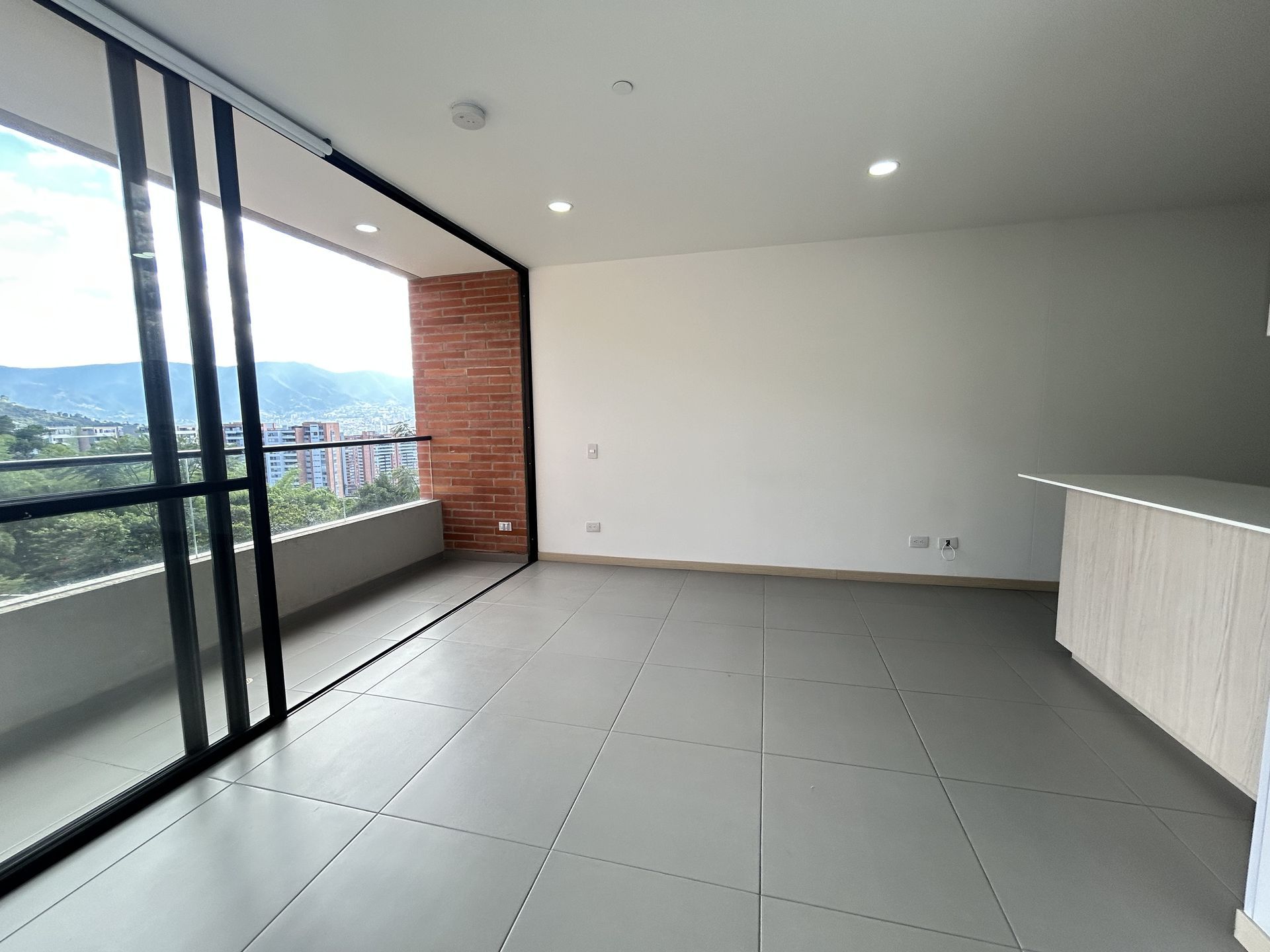 APARTAMENTO EN ARRIENDO UBICADO EN ENVIGADO SECTOR LOMA DE LAS BRUJAS - 4