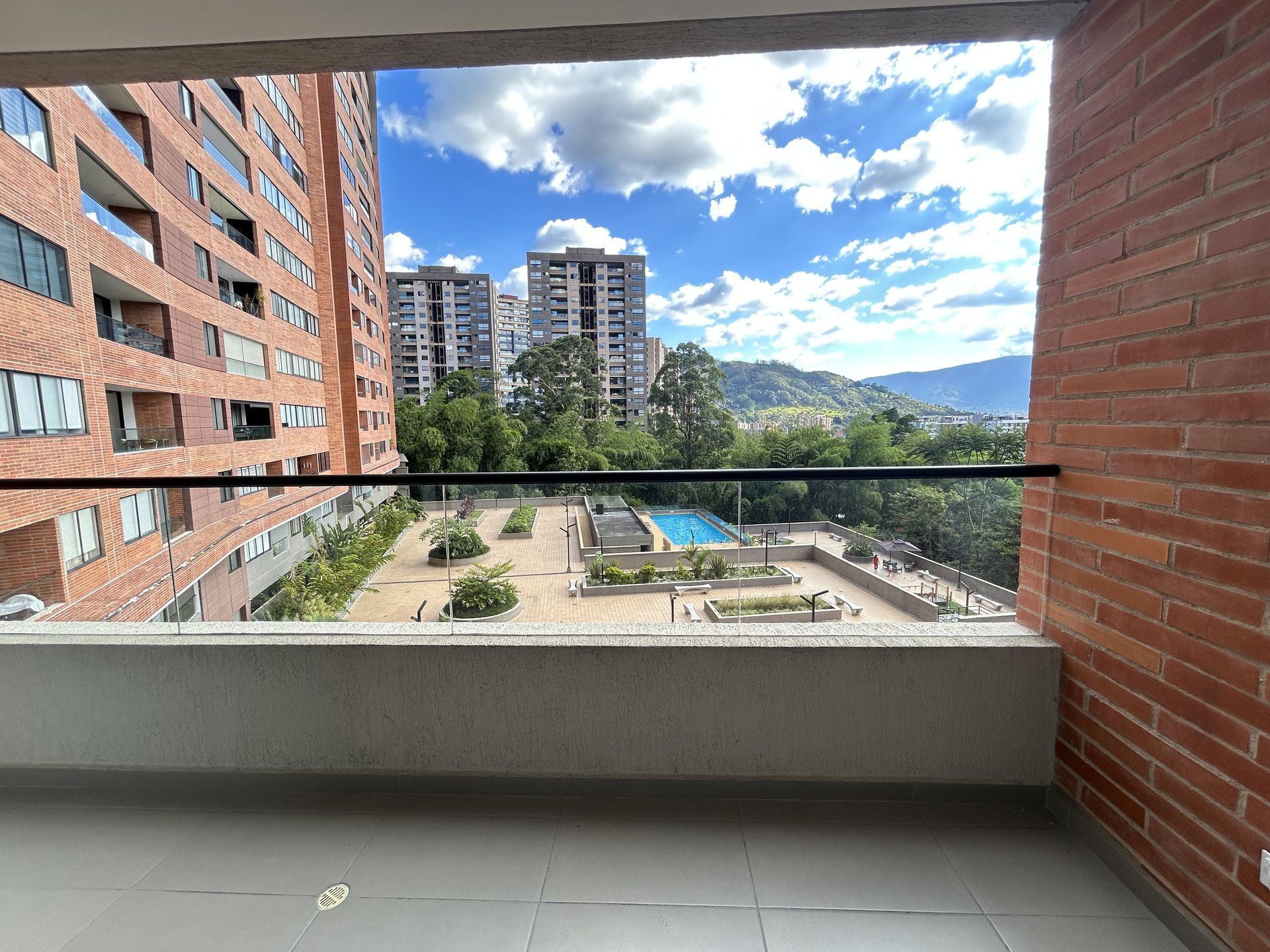 APARTAMENTO EN ARRIENDO UBICADO EN ENVIGADO SECTOR LOMA DE LAS BRUJAS - 14
