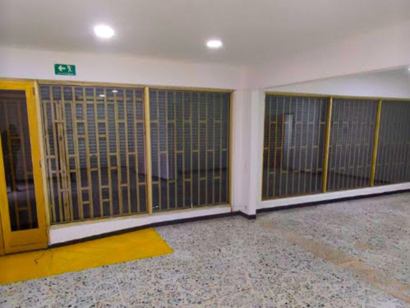 Local en arriendo ubicado en Medellín, sector Candelaria - 6