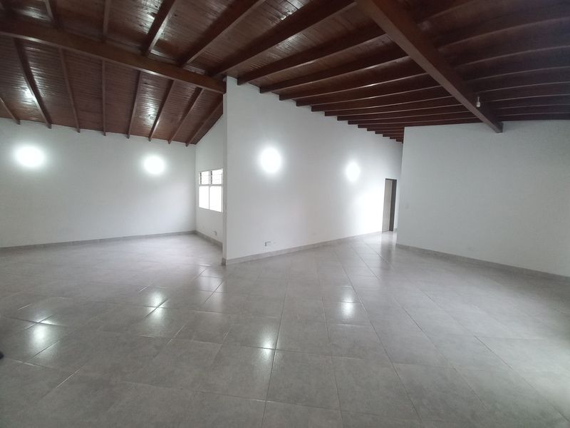 Casa en arriendo ubicada en Medellín, sector Calasanz - 4