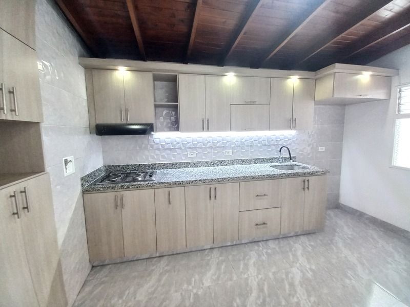 Casa en arriendo ubicada en Medellín, sector Calasanz - 7