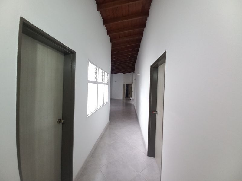 Casa en arriendo ubicada en Medellín, sector Calasanz - 9