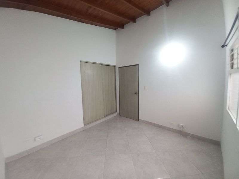 Casa en arriendo ubicada en Medellín, sector Calasanz - 10