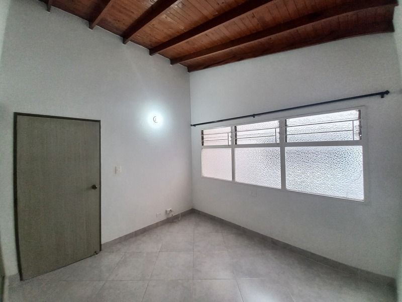 Casa en arriendo ubicada en Medellín, sector Calasanz - 11