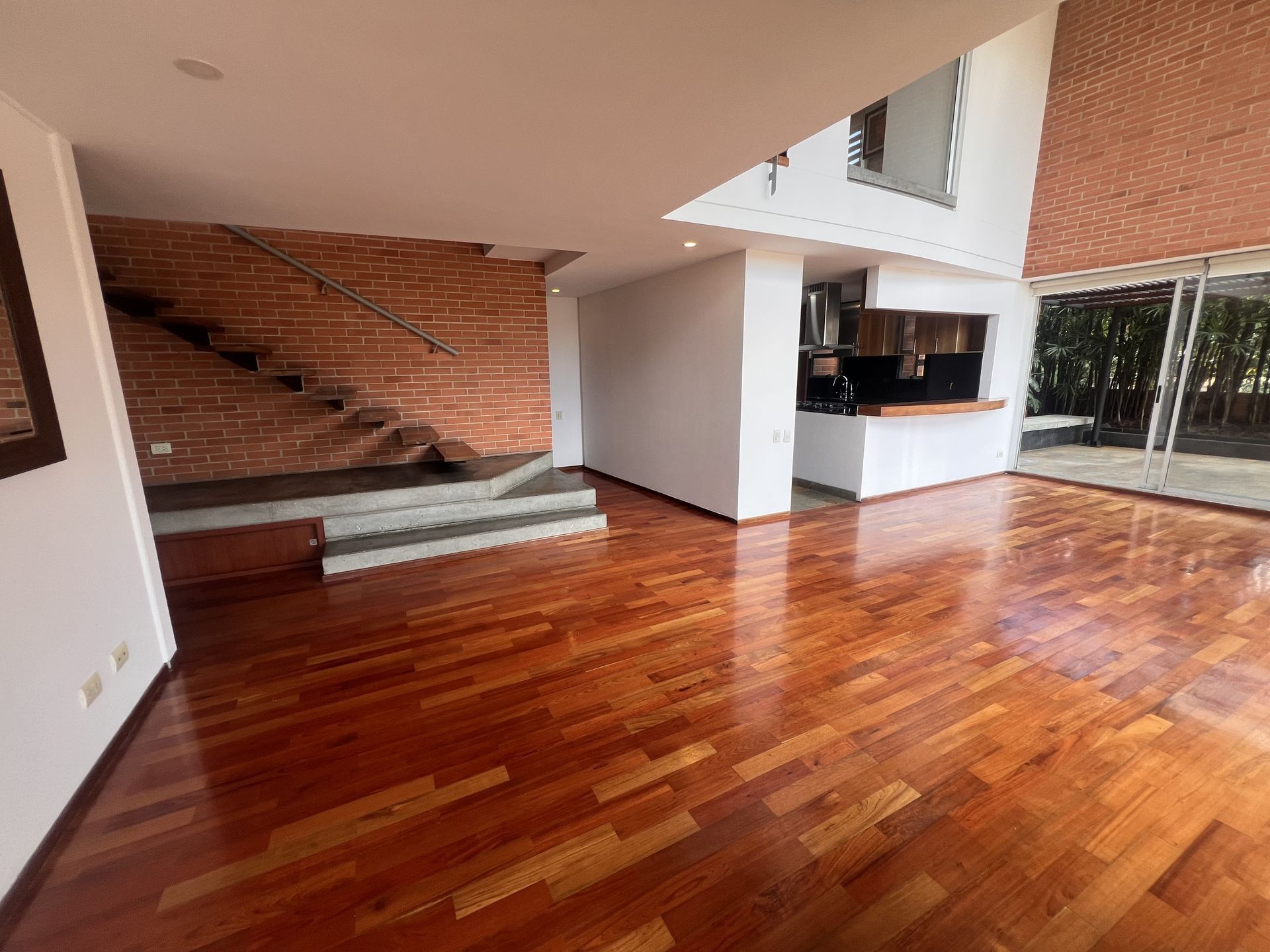 APARTAMENTO EN ARRIENDO UBICADO EN EL POBLADO SECTOR EL TESORO - 2