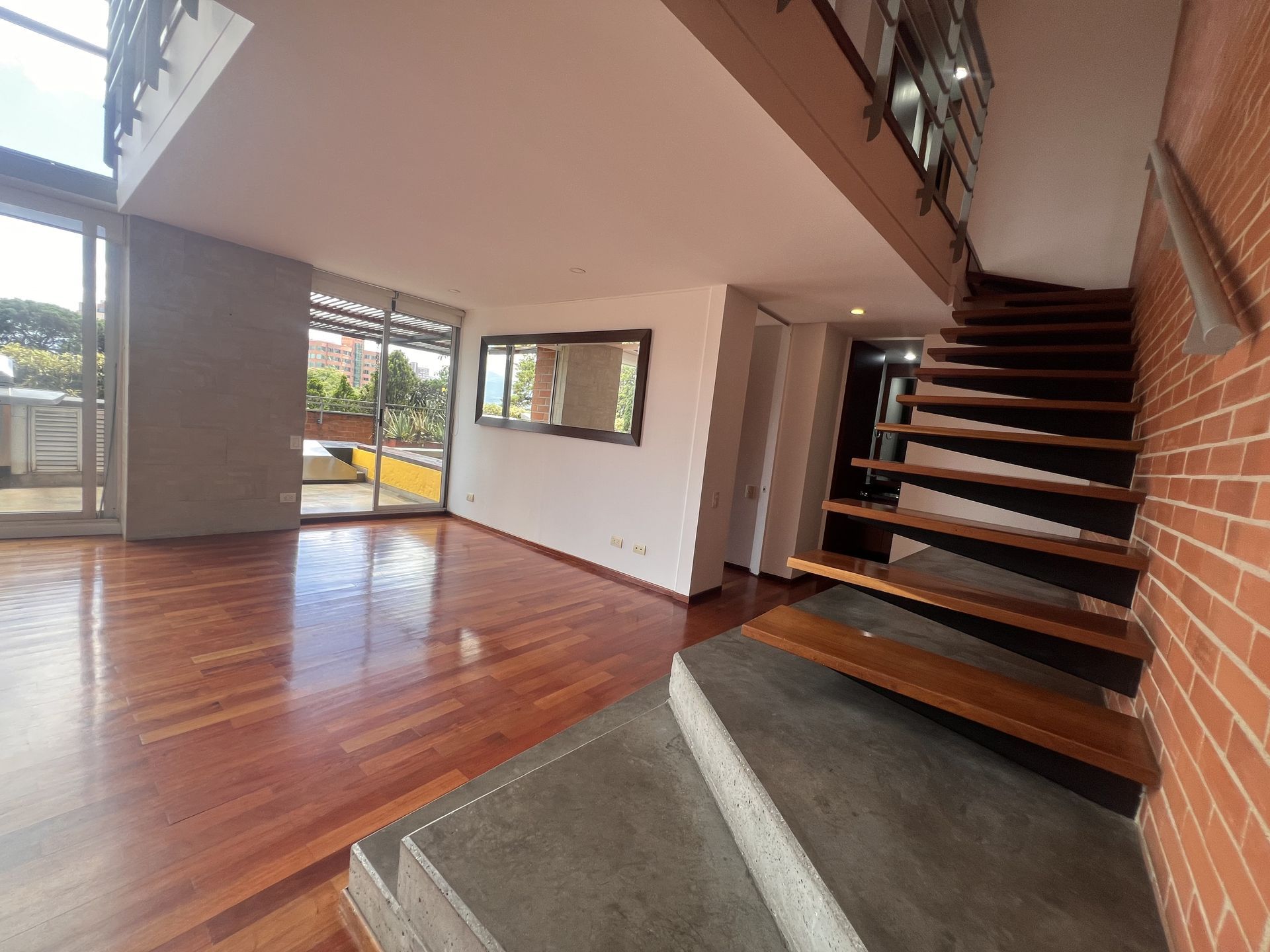 APARTAMENTO EN ARRIENDO UBICADO EN EL POBLADO SECTOR EL TESORO - 3