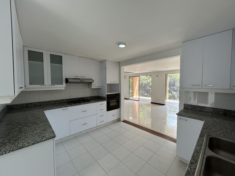 Casa en arriendo ubicada en Envigado, sector La Sebastiana - 6