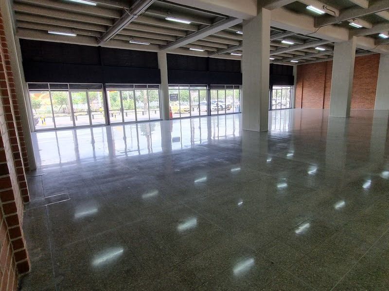 Local en arriendo ubicado en Medellín, sector Guayabal - 8