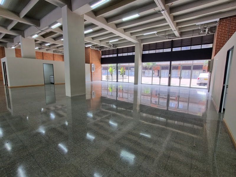 Local en arriendo ubicado en Medellín, sector Guayabal - 9