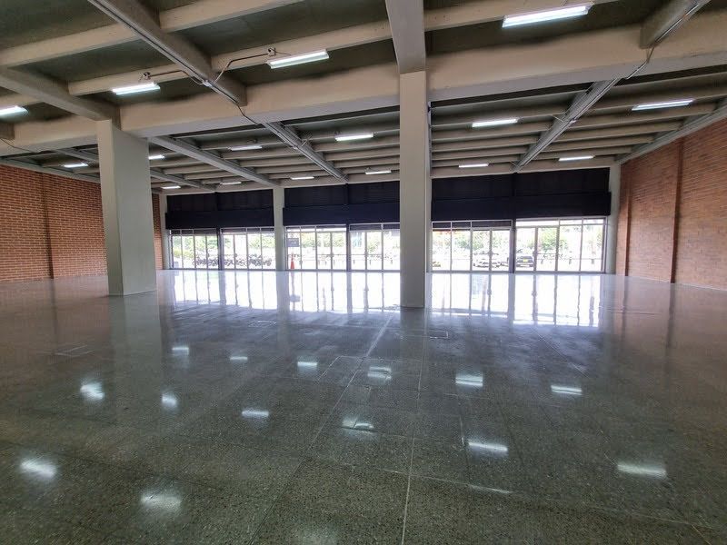 Local en arriendo ubicado en Medellín, sector Guayabal - 13
