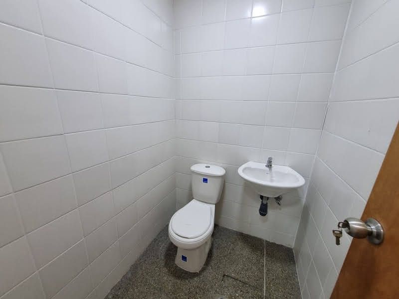 Local en arriendo ubicado en Medellín, sector Guayabal - 15