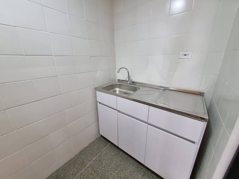 Local en arriendo ubicado en Medellín, sector Guayabal - 18