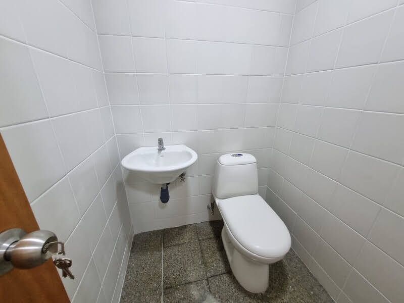 Local en arriendo ubicado en Medellín, sector Guayabal - 21