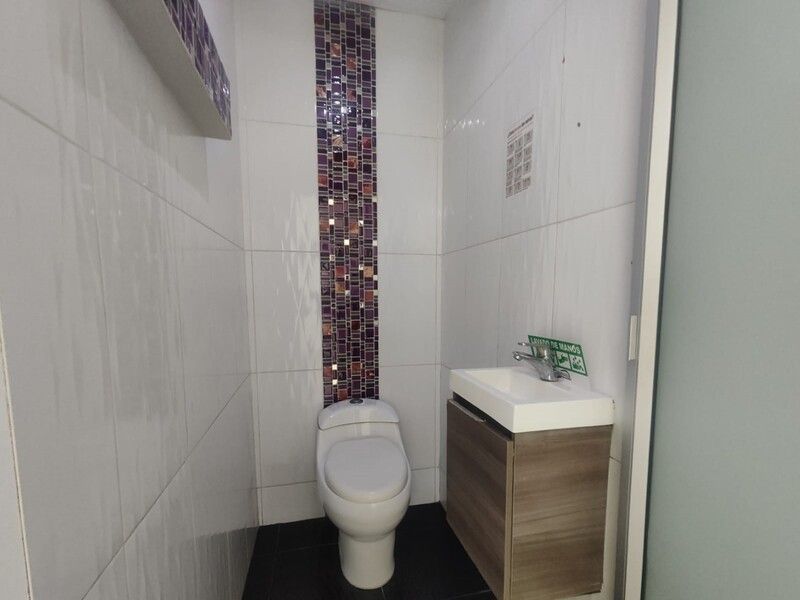 Local en arriendo ubicado en Medellín, sector Plazuelas de San Diego - 11