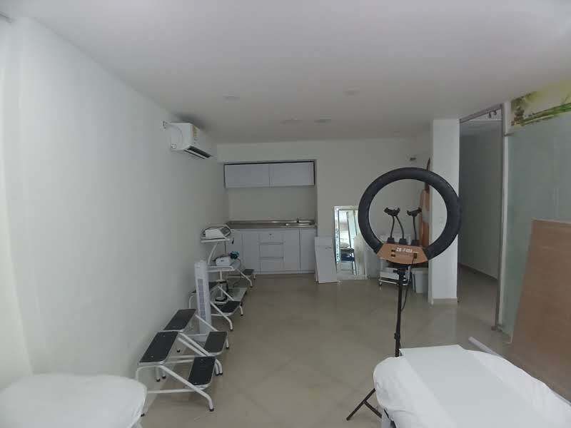 Local en arriendo ubicado en Medellín, sector La Gloria - 13