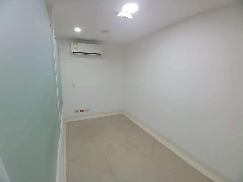 Local en arriendo ubicado en Medellín, sector La Gloria - 16