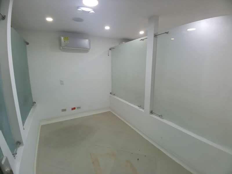 Local en arriendo ubicado en Medellín, sector La Gloria - 19