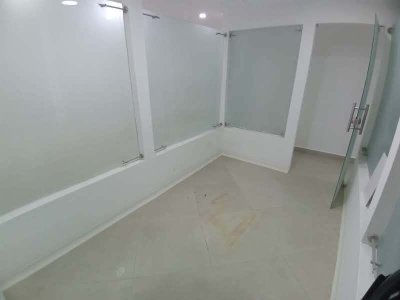 Local en arriendo ubicado en Medellín, sector La Gloria - 21