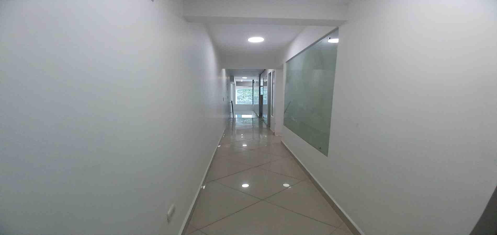 Local en arriendo ubicado en Medellín, sector La Gloria - 33